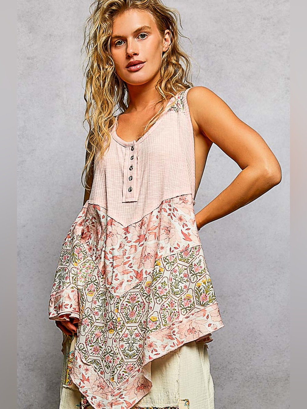 POL Boho Handkerchief-Hem Tank Top in Blush Floral